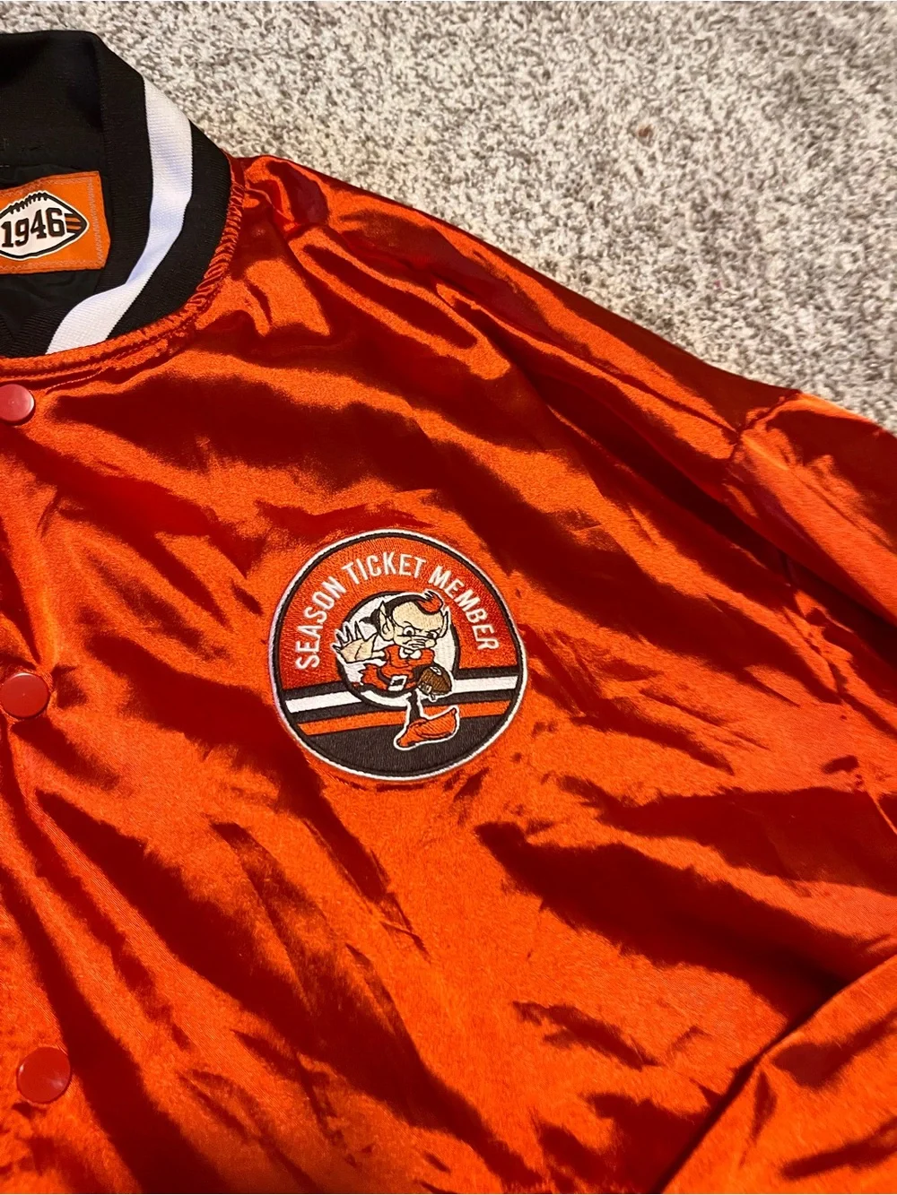 Cleveland Browns Season Ticket Member Satin Bomber Jacket Orange L NFL